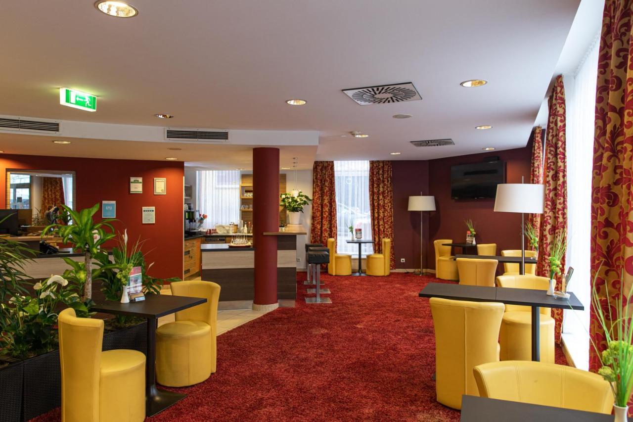 Senator Hotel Виена Екстериор снимка