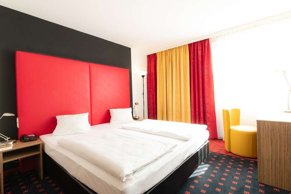 Senator Hotel Виена Стая снимка