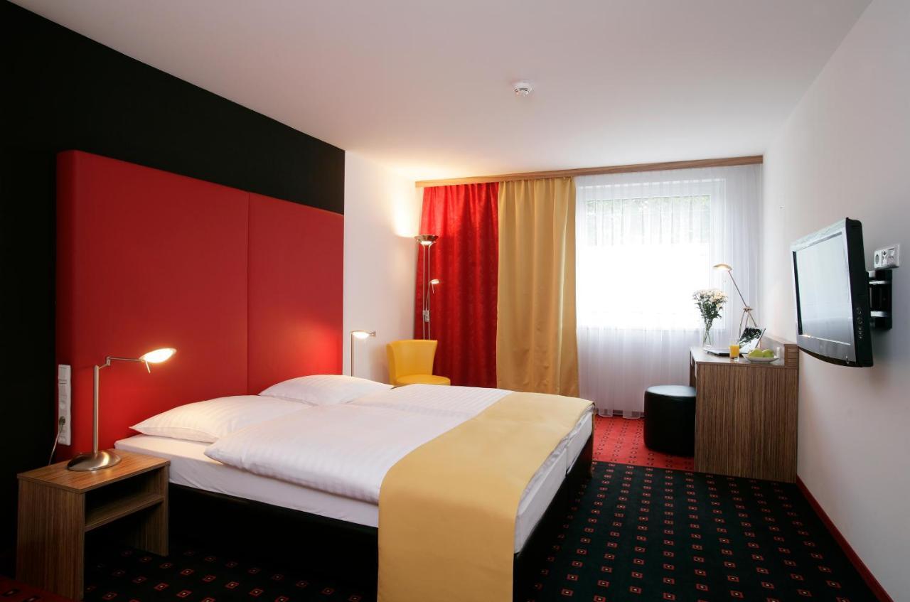 Senator Hotel Виена Стая снимка
